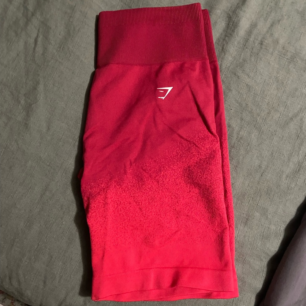 Gymshark adapt ombré seams less short. Red